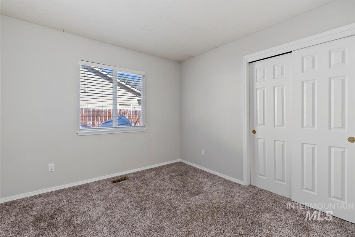 5417 N Hertford Way, Boise, Idaho 83714, 4 Bedrooms, 2 Bathrooms, Residential For Sale, Price $495,000,MLS 99002676