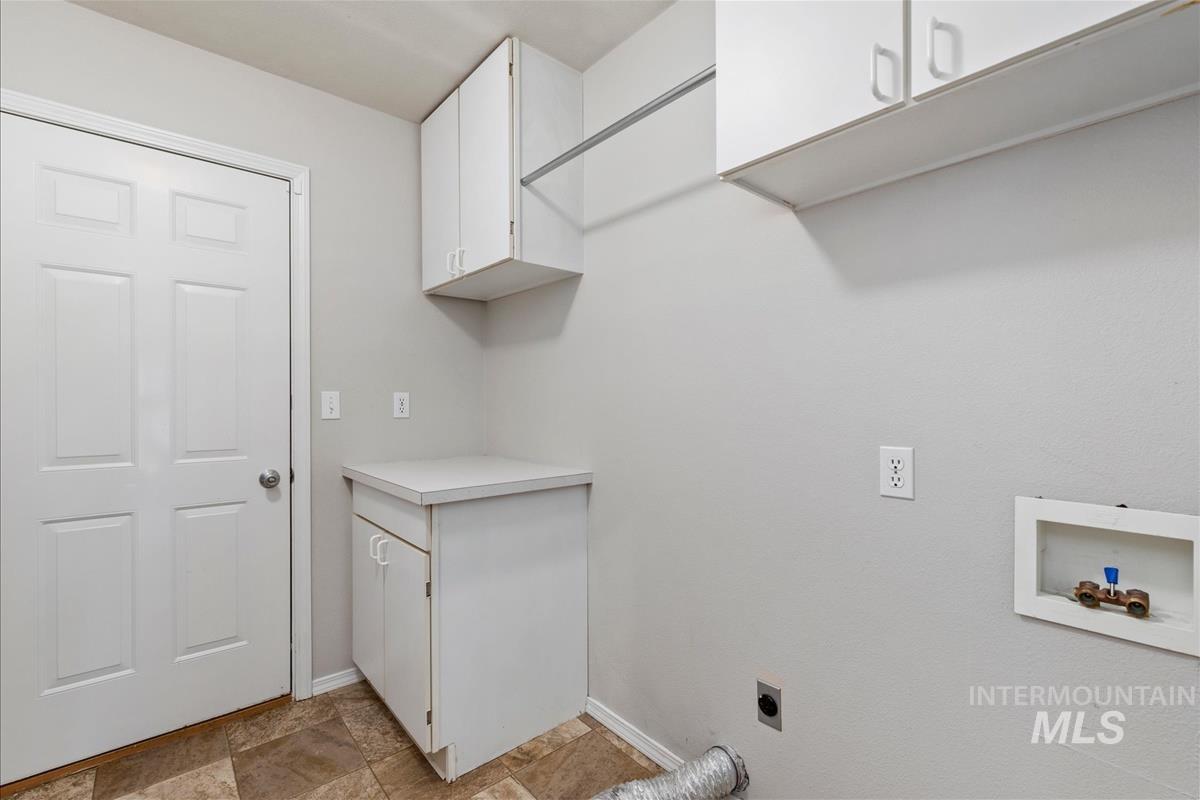 5417 N Hertford Way, Boise, Idaho 83714, 4 Bedrooms, 2 Bathrooms, Residential For Sale, Price $495,000,MLS 99002676