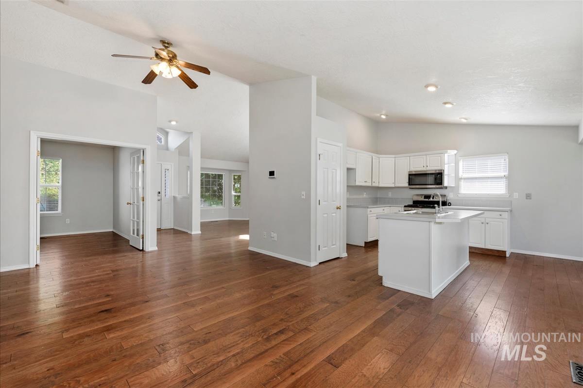 5417 N Hertford Way, Boise, Idaho 83714, 4 Bedrooms, 2 Bathrooms, Residential For Sale, Price $495,000,MLS 99002676