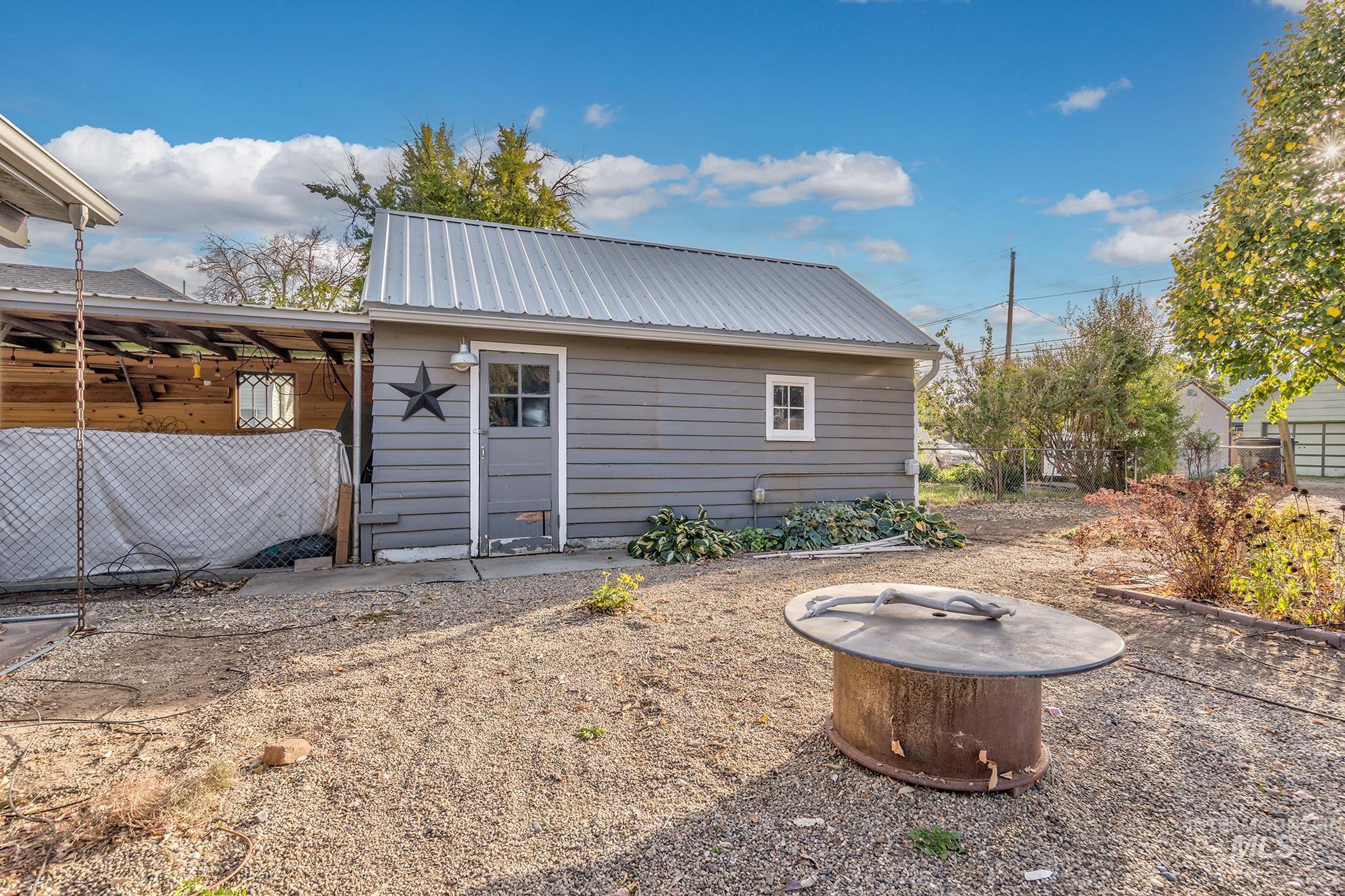 919 W 2nd Street, Weiser, Idaho 83672, 2 Bedrooms, 2 Bathrooms, Residential For Sale, Price $289,000,MLS 99002682
