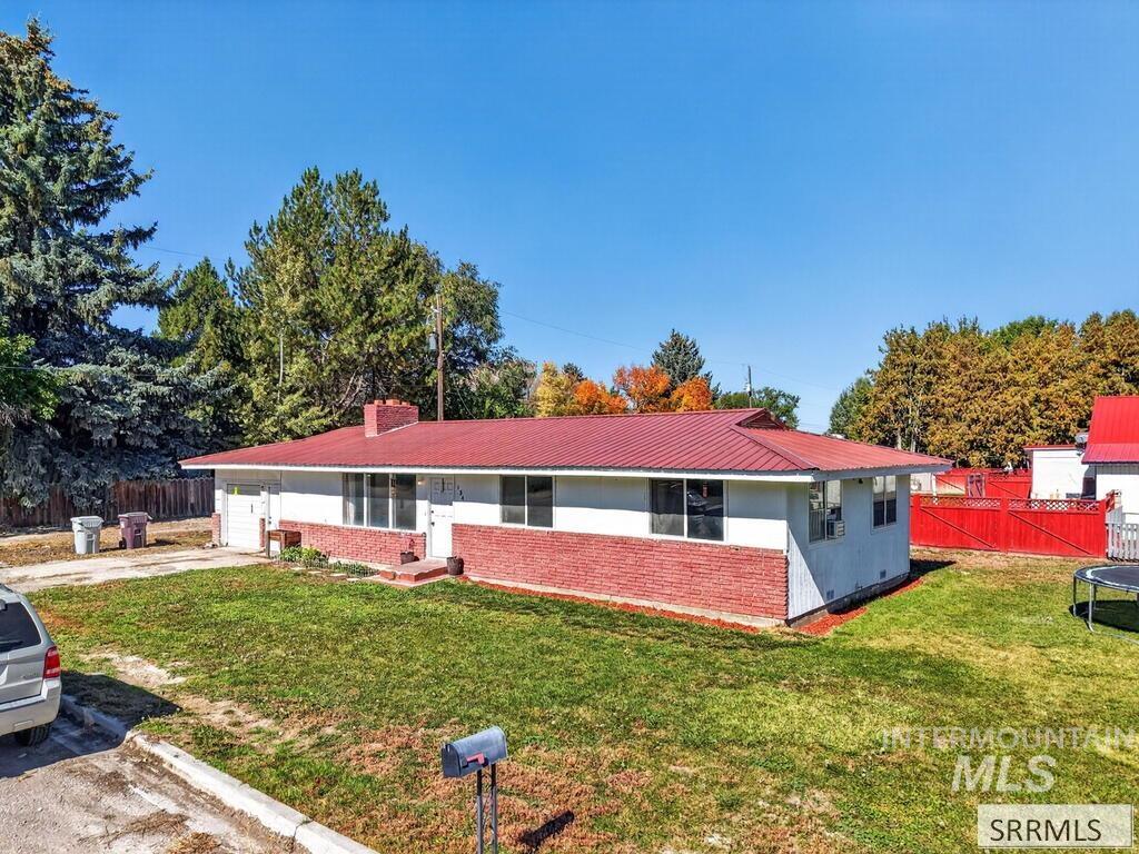 134 W Bingham Avenue, Aberdeen, Idaho 83210, 3 Bedrooms, 1 Bathroom, Residential For Sale, Price $279,000,MLS 99002683