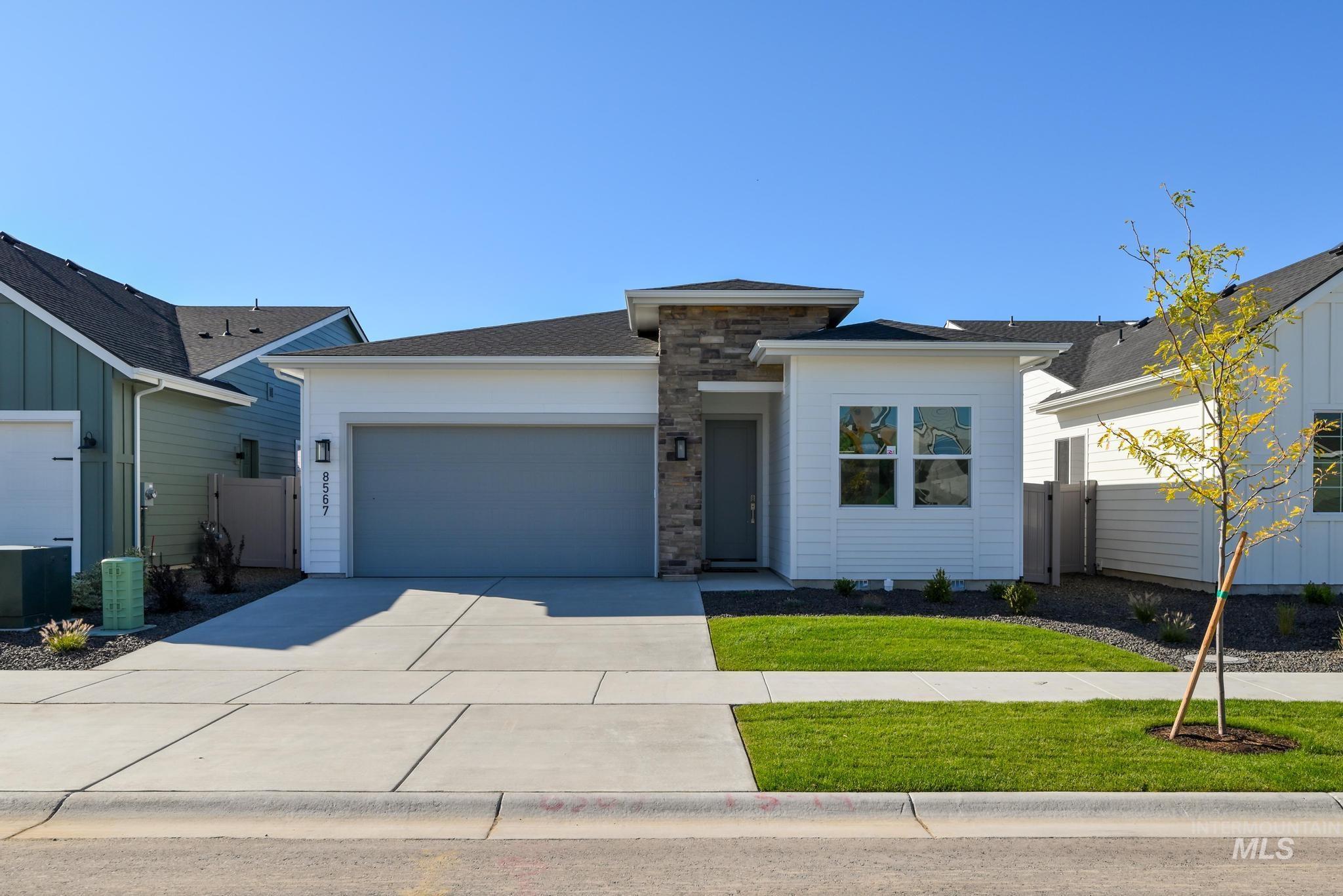 8567 W Stock Bridge St, Star, Idaho 83669, 2 Bedrooms, 2 Bathrooms, Residential For Sale, Price $584,000,MLS 99002685