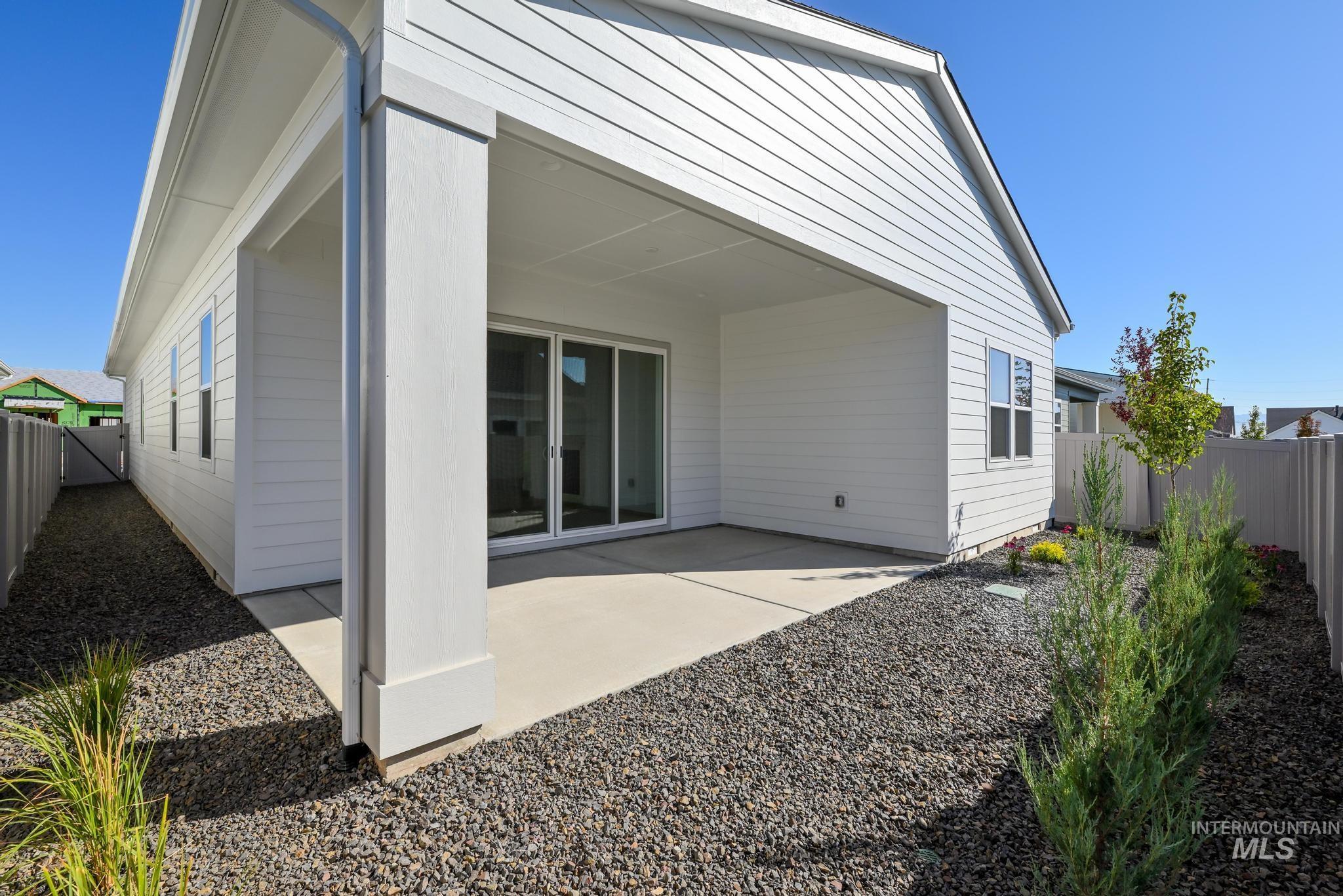 8567 W Stock Bridge St, Star, Idaho 83669, 2 Bedrooms, 2 Bathrooms, Residential For Sale, Price $584,000,MLS 99002685
