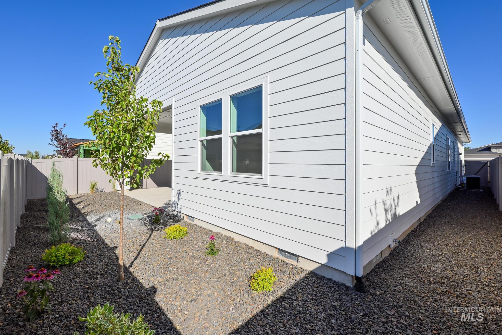 8567 W Stock Bridge St, Star, Idaho 83669, 2 Bedrooms, 2 Bathrooms, Residential For Sale, Price $584,000,MLS 99002685