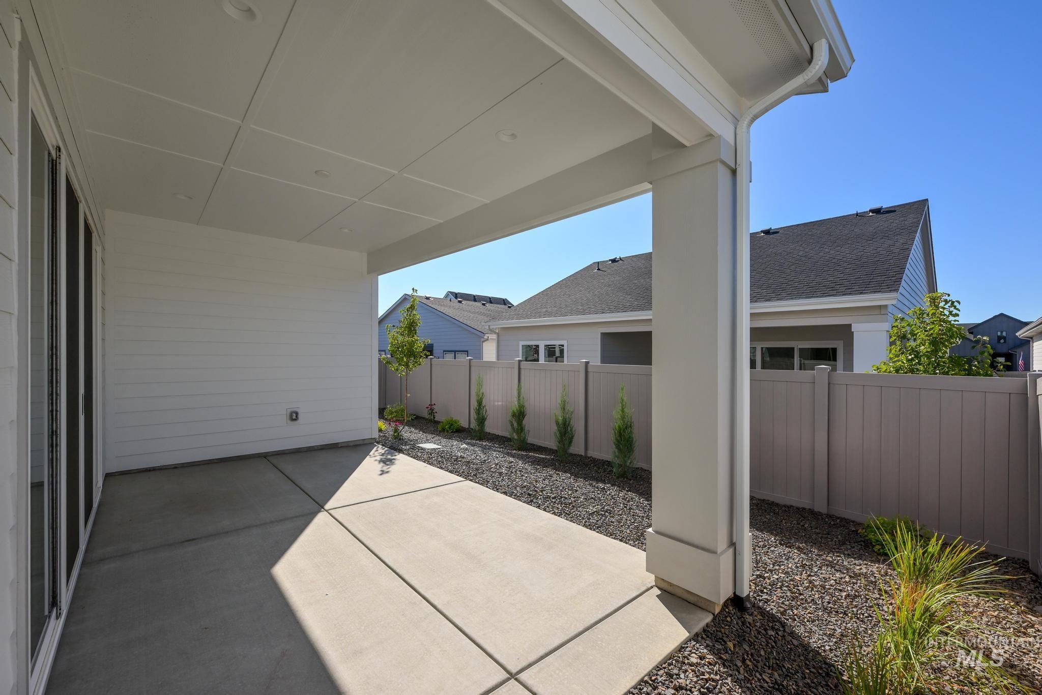 8567 W Stock Bridge St, Star, Idaho 83669, 2 Bedrooms, 2 Bathrooms, Residential For Sale, Price $584,000,MLS 99002685