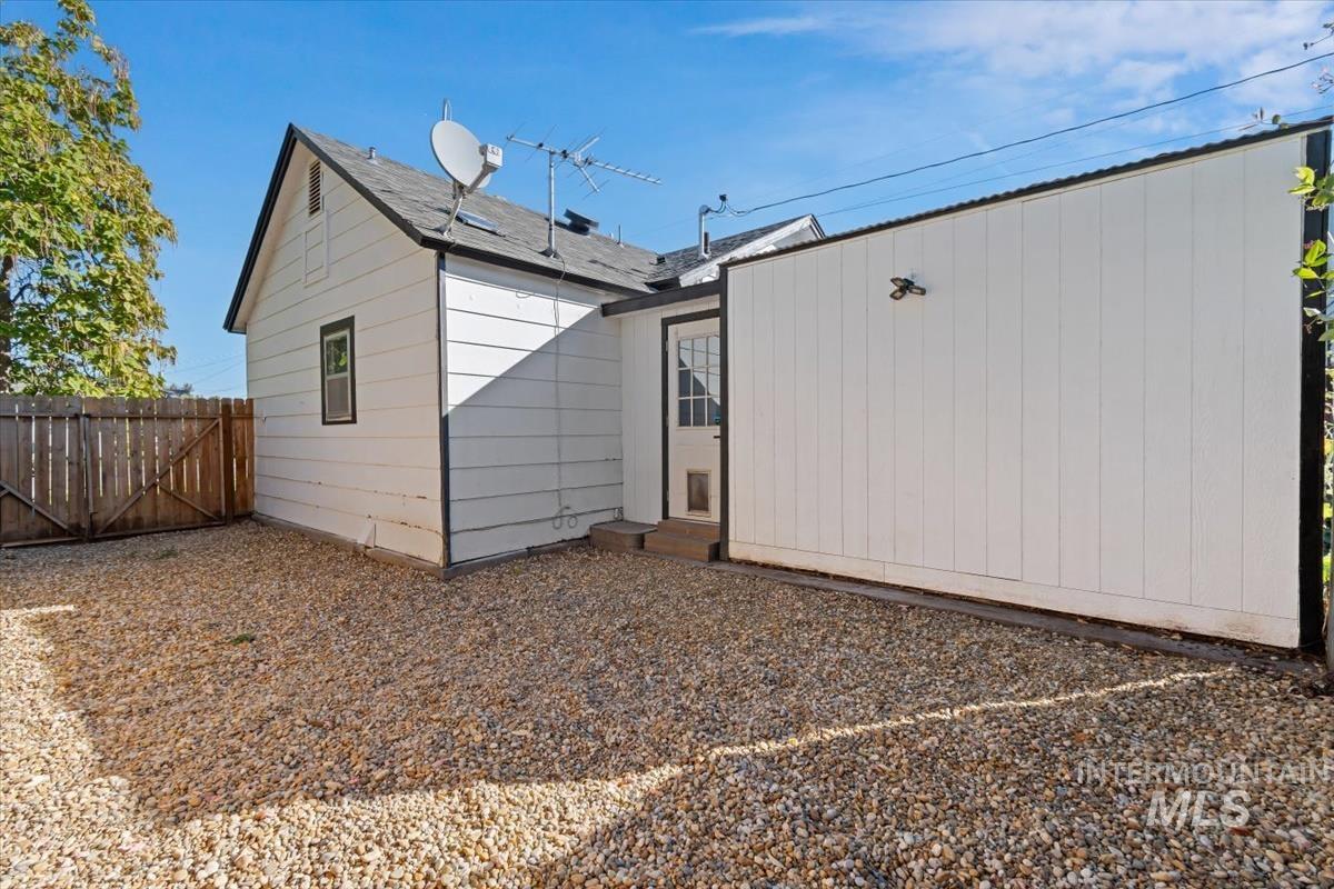 211 W 2nd Street, Emmett, Idaho 83617, 2 Bedrooms, 1 Bathroom, Residential For Sale, Price $269,000,MLS 99002687