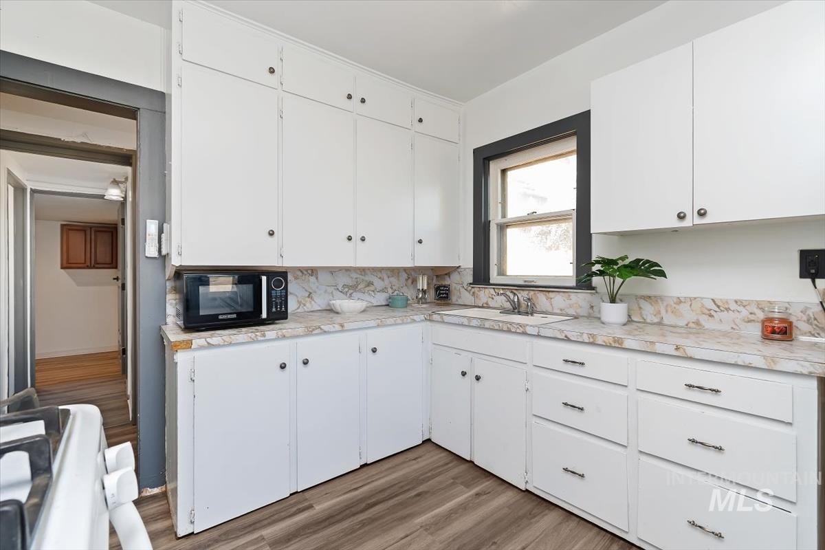 211 W 2nd Street, Emmett, Idaho 83617, 2 Bedrooms, 1 Bathroom, Residential For Sale, Price $269,000,MLS 99002687