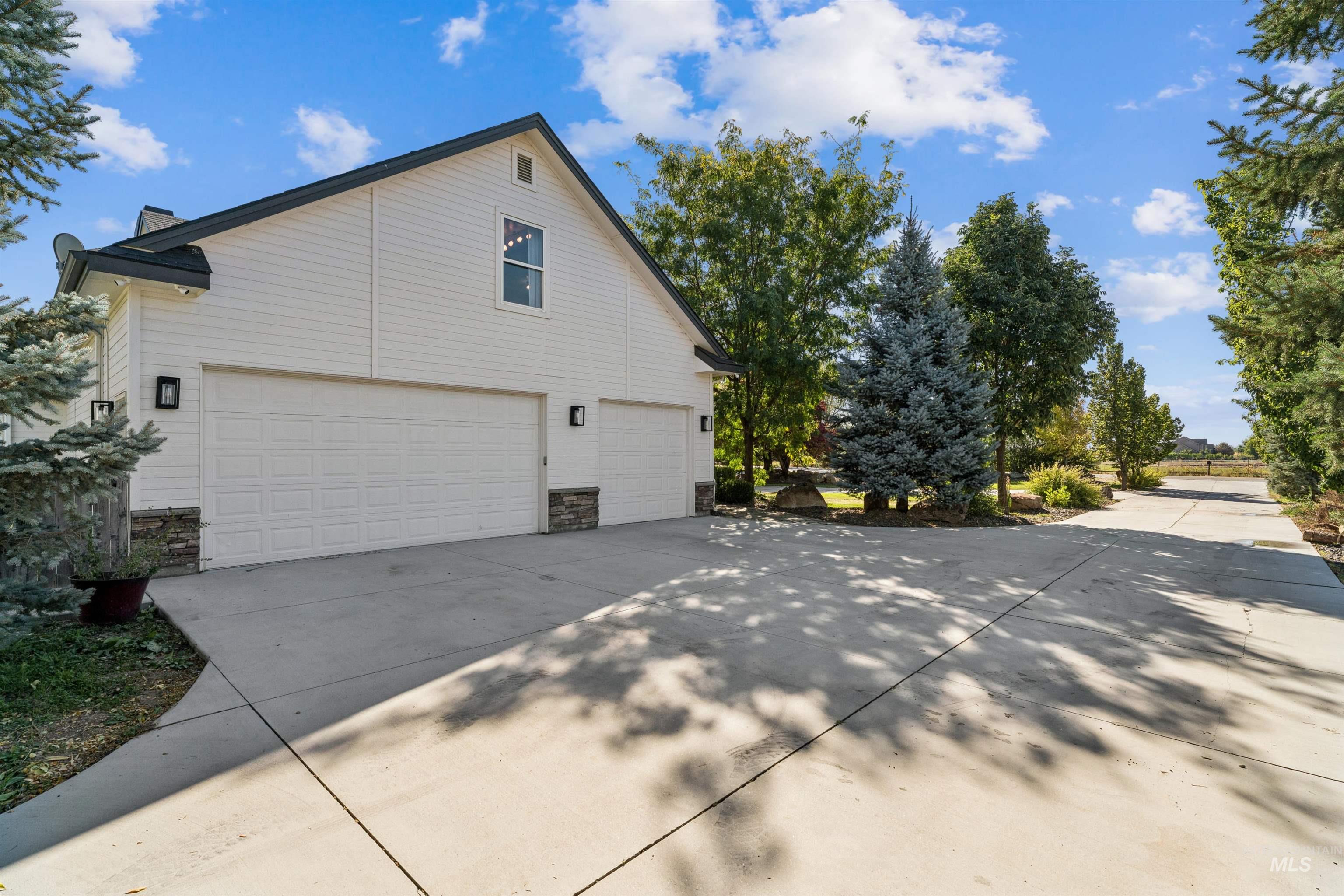 6268 W Lake Hazel Rd, Nampa, Idaho 83687, 5 Bedrooms, 2.5 Bathrooms, Residential For Sale, Price $1,650,000,MLS 99002690