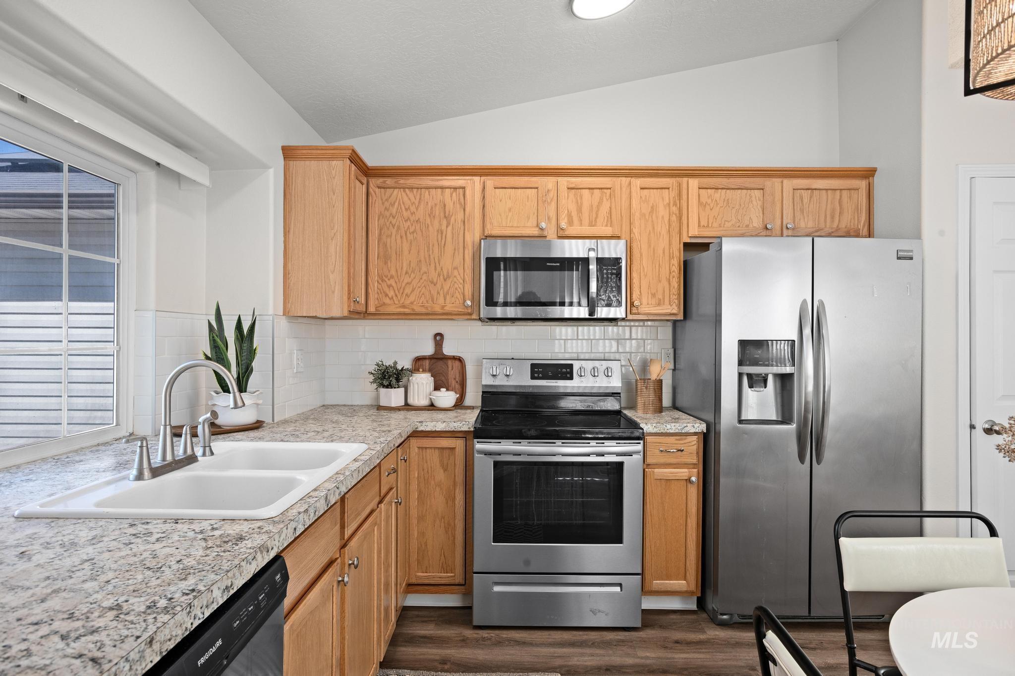 14405 Gresham Dr, Caldwell, Idaho 83605, 3 Bedrooms, 2 Bathrooms, Residential For Sale, Price $335,000,MLS 99002695