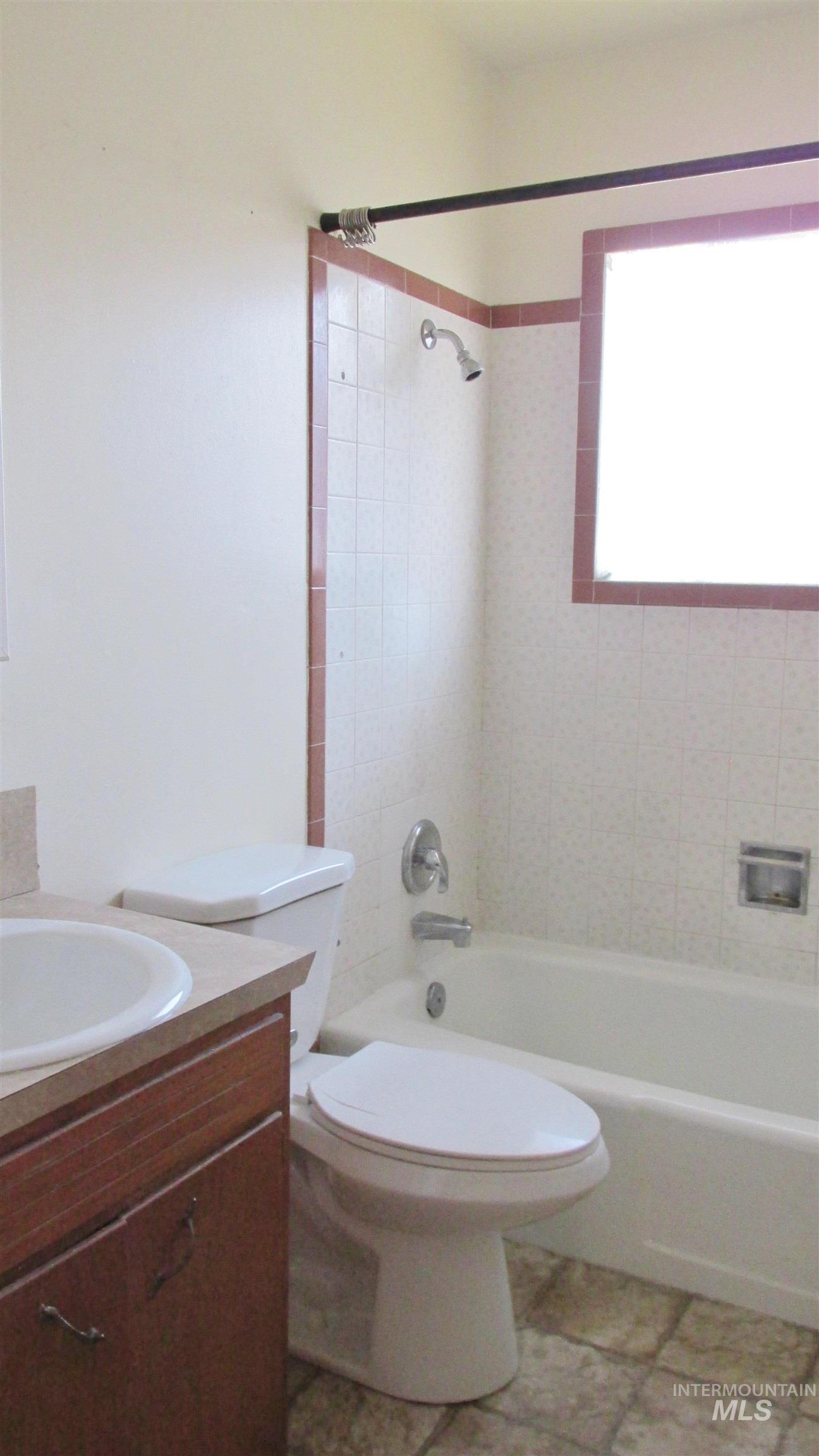 608-610-612 Fillmore Street, Twin Falls, Idaho 83301, 2 Bedrooms, 1 Bathroom, Residential Income For Sale, Price $415,000,MLS 99002697