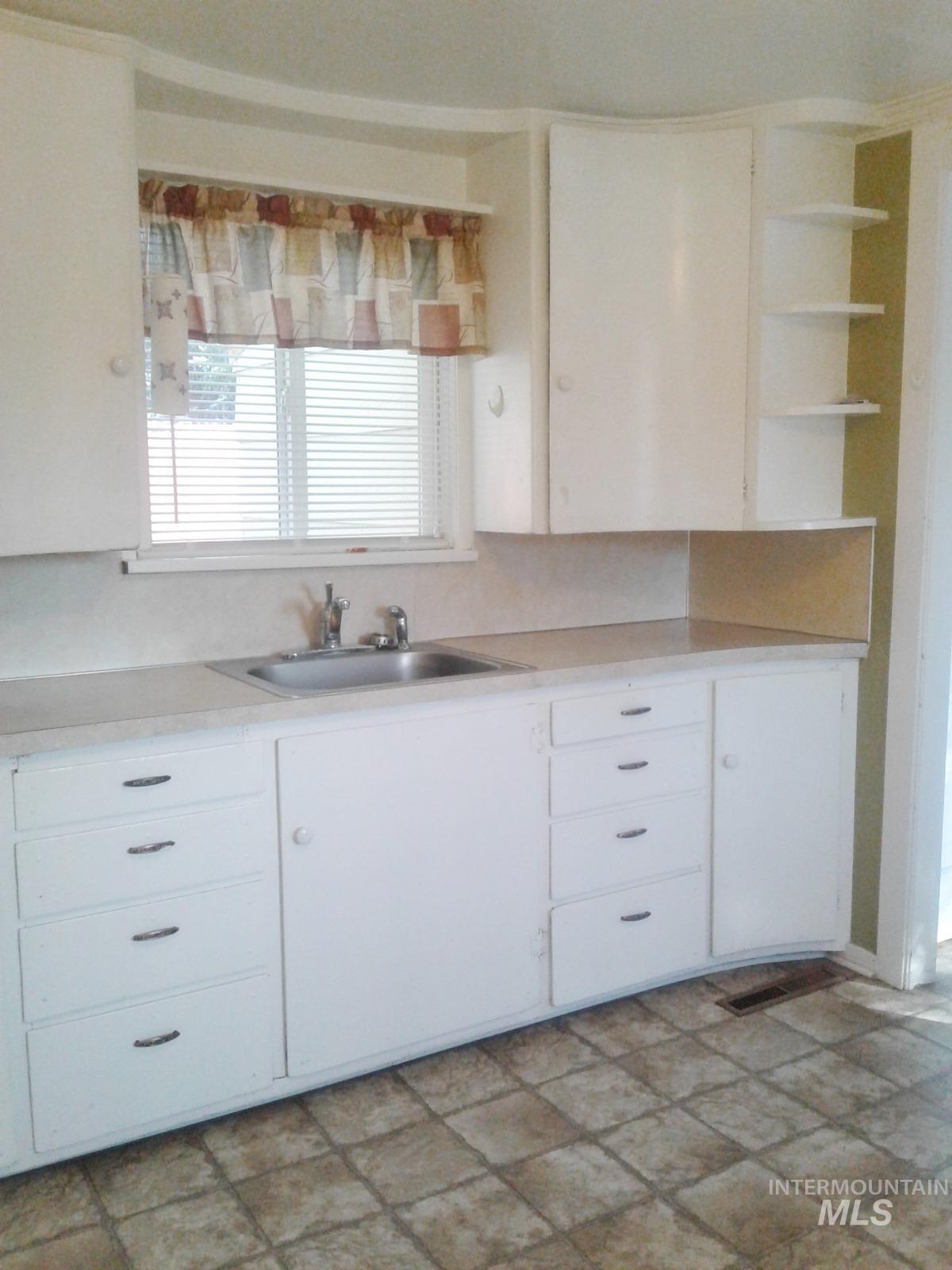 608-610-612 Fillmore Street, Twin Falls, Idaho 83301, 2 Bedrooms, 1 Bathroom, Residential Income For Sale, Price $415,000,MLS 99002697