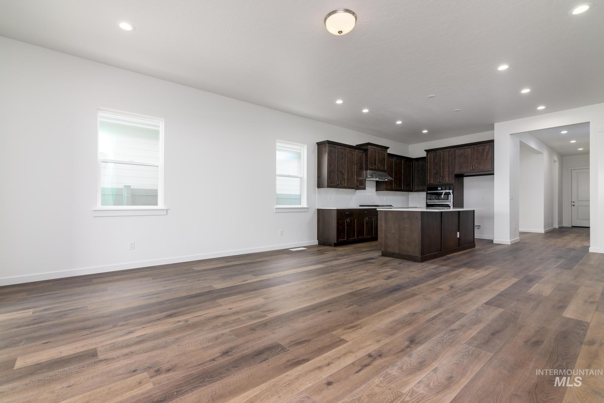 8705 W Stillmore Ave, Star, Idaho 83669, 2 Bedrooms, 2 Bathrooms, Residential For Sale, Price $589,000,MLS 99002718
