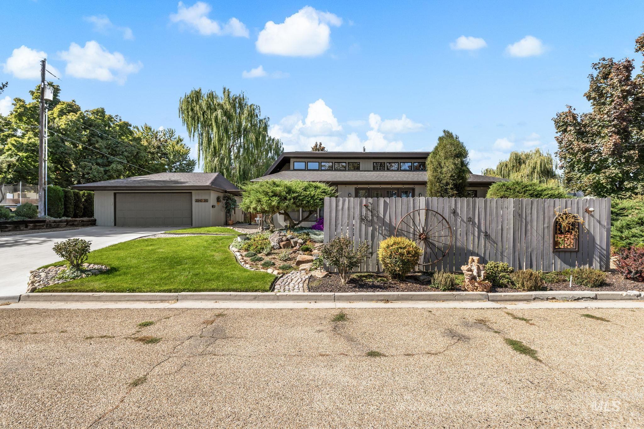 2416 Terrace Dr, Caldwell, Idaho 83605, 4 Bedrooms, 3.5 Bathrooms, Residential For Sale, Price $629,000,MLS 99002720