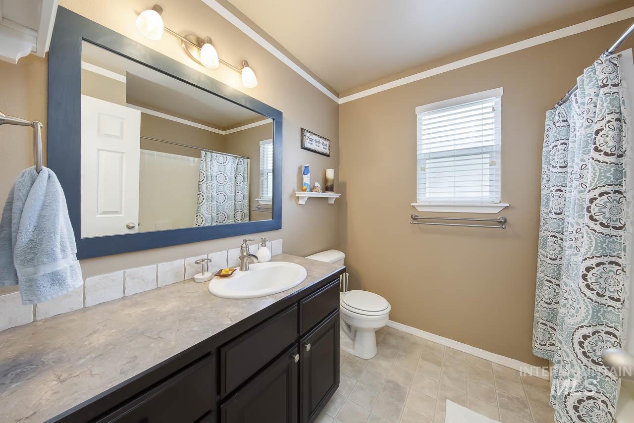 16715 Tullamore, Nampa, Idaho 83687, 3 Bedrooms, 2 Bathrooms, Residential For Sale, Price $394,900,MLS 99002721