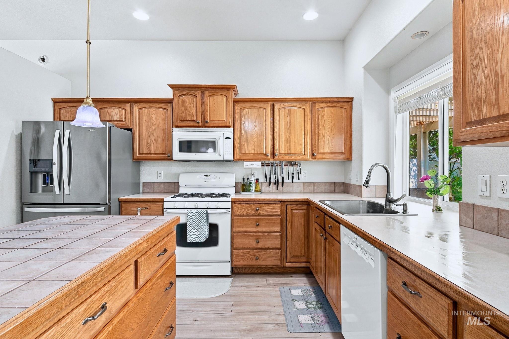 3026 N Lochsa Ave, Meridian, Idaho 83646, 3 Bedrooms, 2 Bathrooms, Residential For Sale, Price $529,900,MLS 99002724
