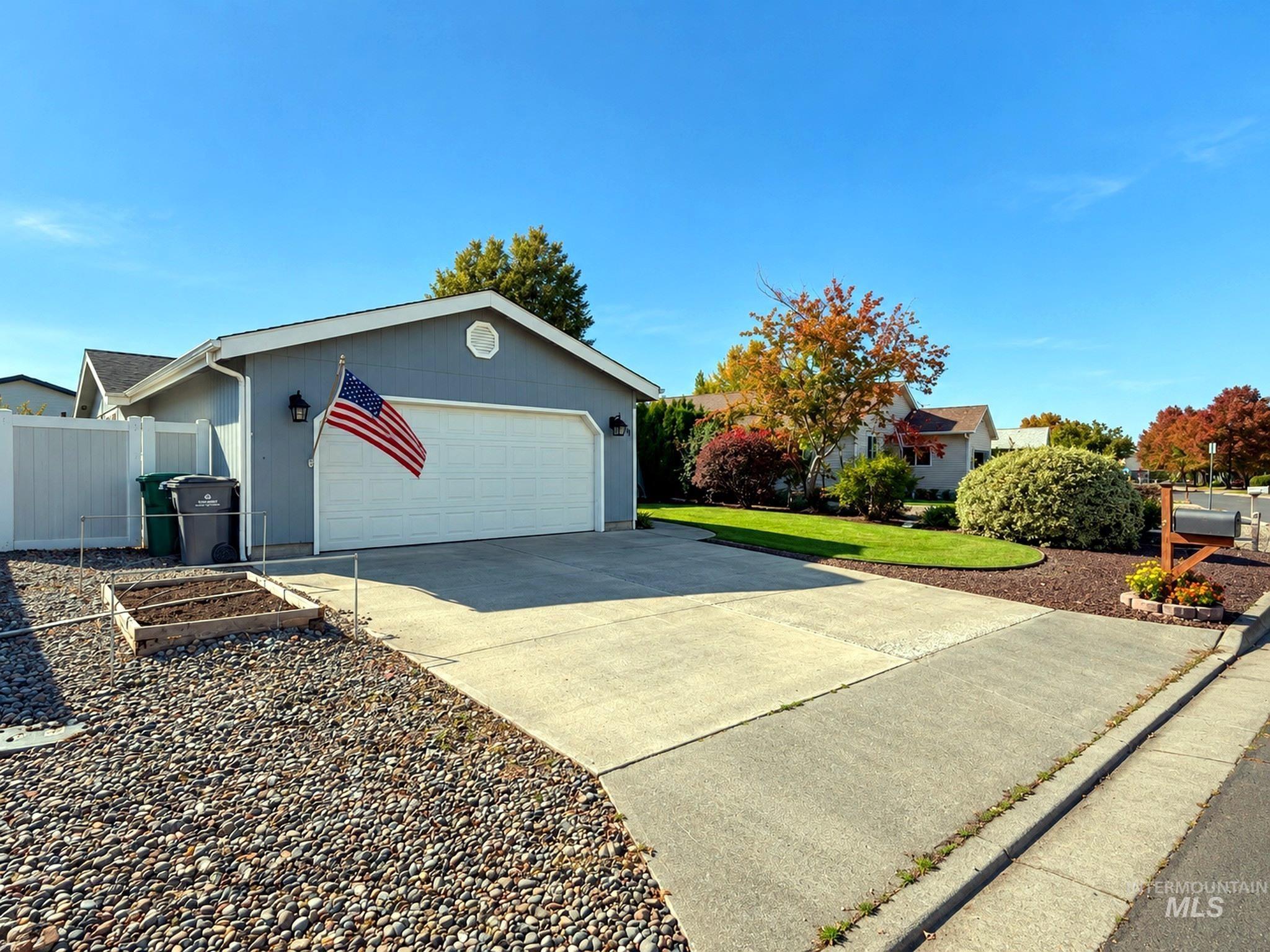830 Tamarack Dr., Lewiston, Idaho 83501, 3 Bedrooms, 2 Bathrooms, Residential For Sale, Price $349,500,MLS 99002728
