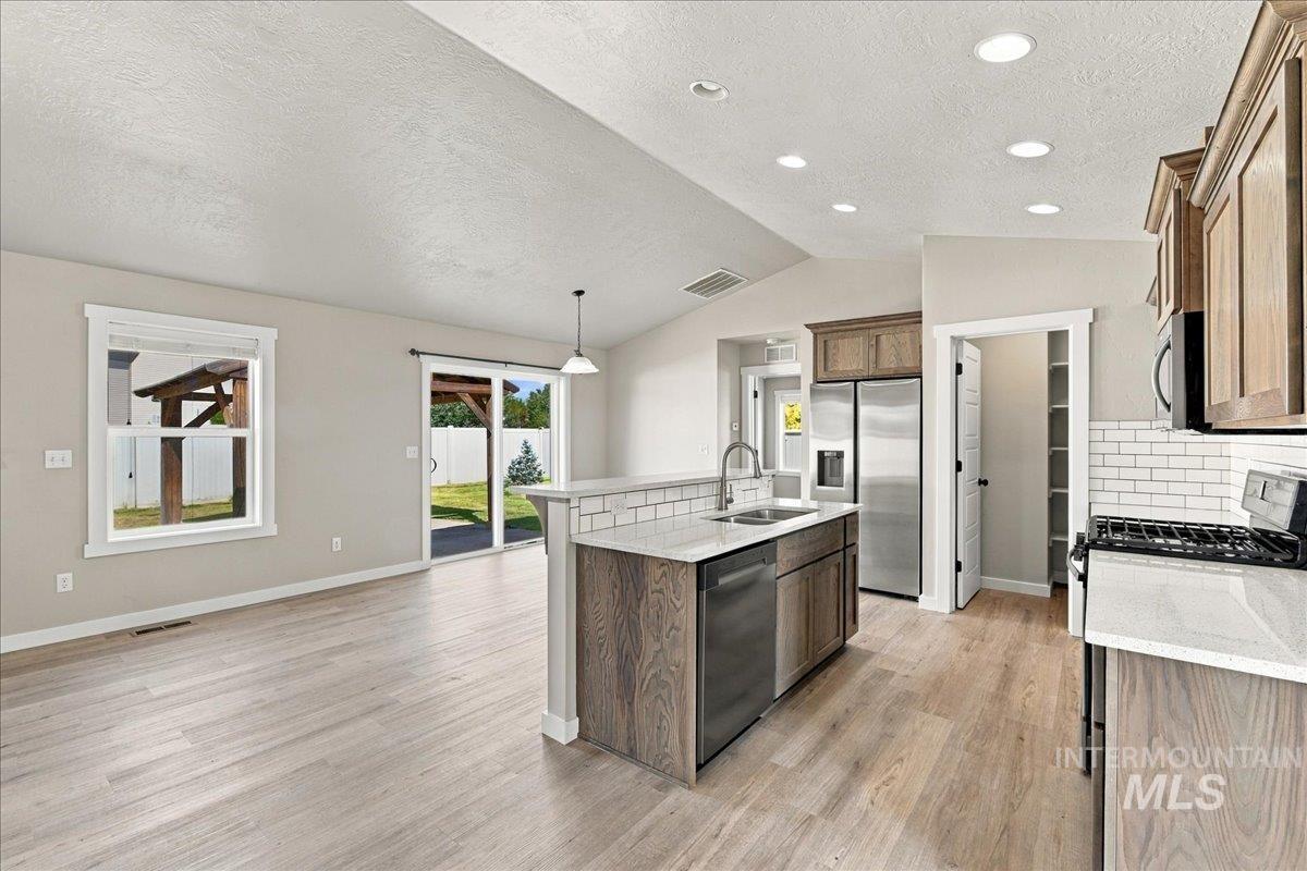 394 W Aspen Ct., Middleton, Idaho 83644, 3 Bedrooms, 2 Bathrooms, Residential For Sale, Price $450,000,MLS 99002735