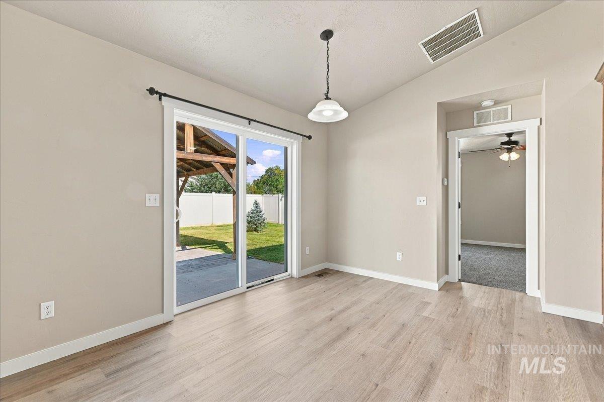 394 W Aspen Ct., Middleton, Idaho 83644, 3 Bedrooms, 2 Bathrooms, Residential For Sale, Price $450,000,MLS 99002735