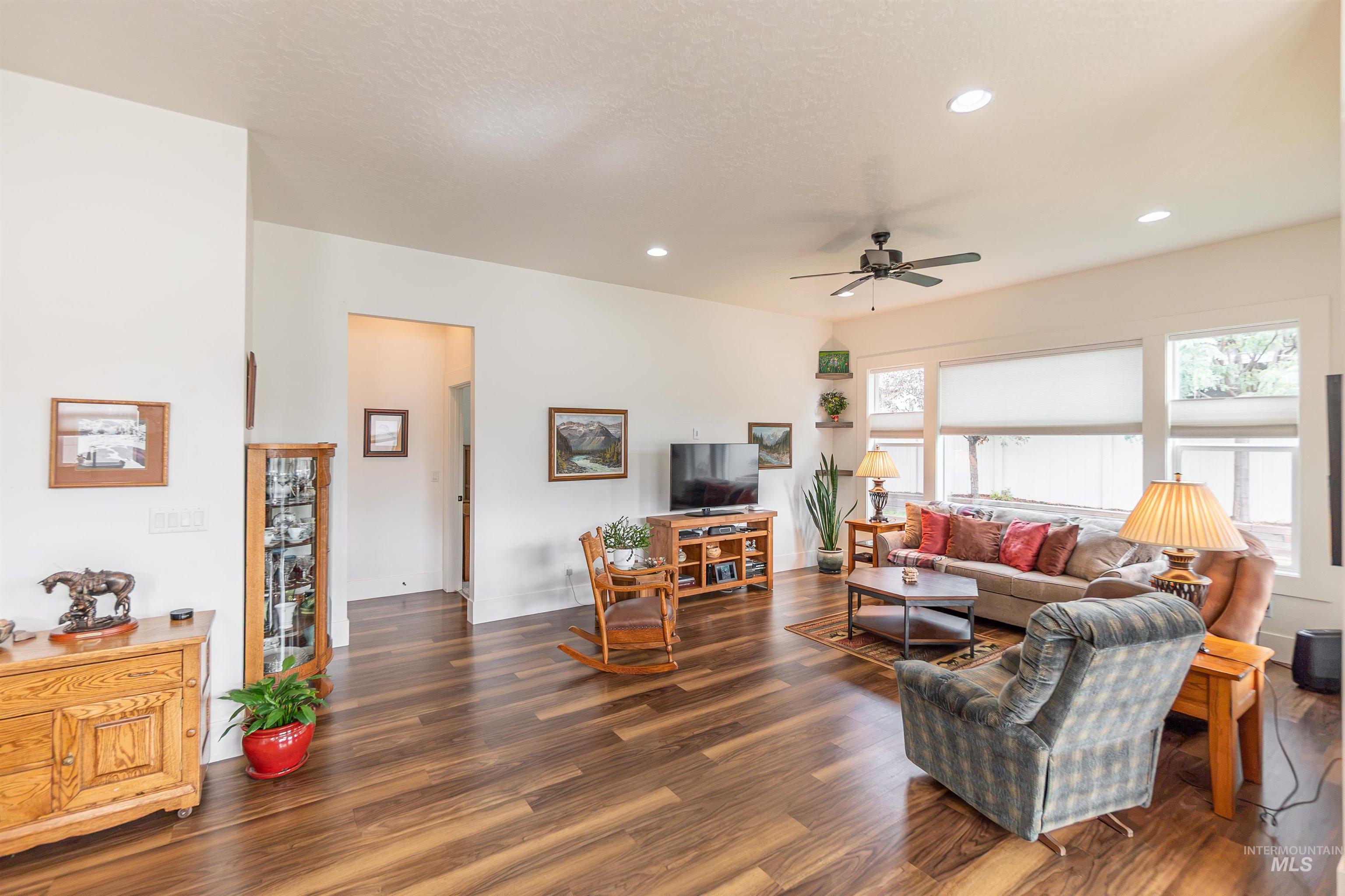 9304 W Tillamook Dr., Boise, Idaho 83709, 3 Bedrooms, 2 Bathrooms, Residential For Sale, Price $535,000,MLS 99002741