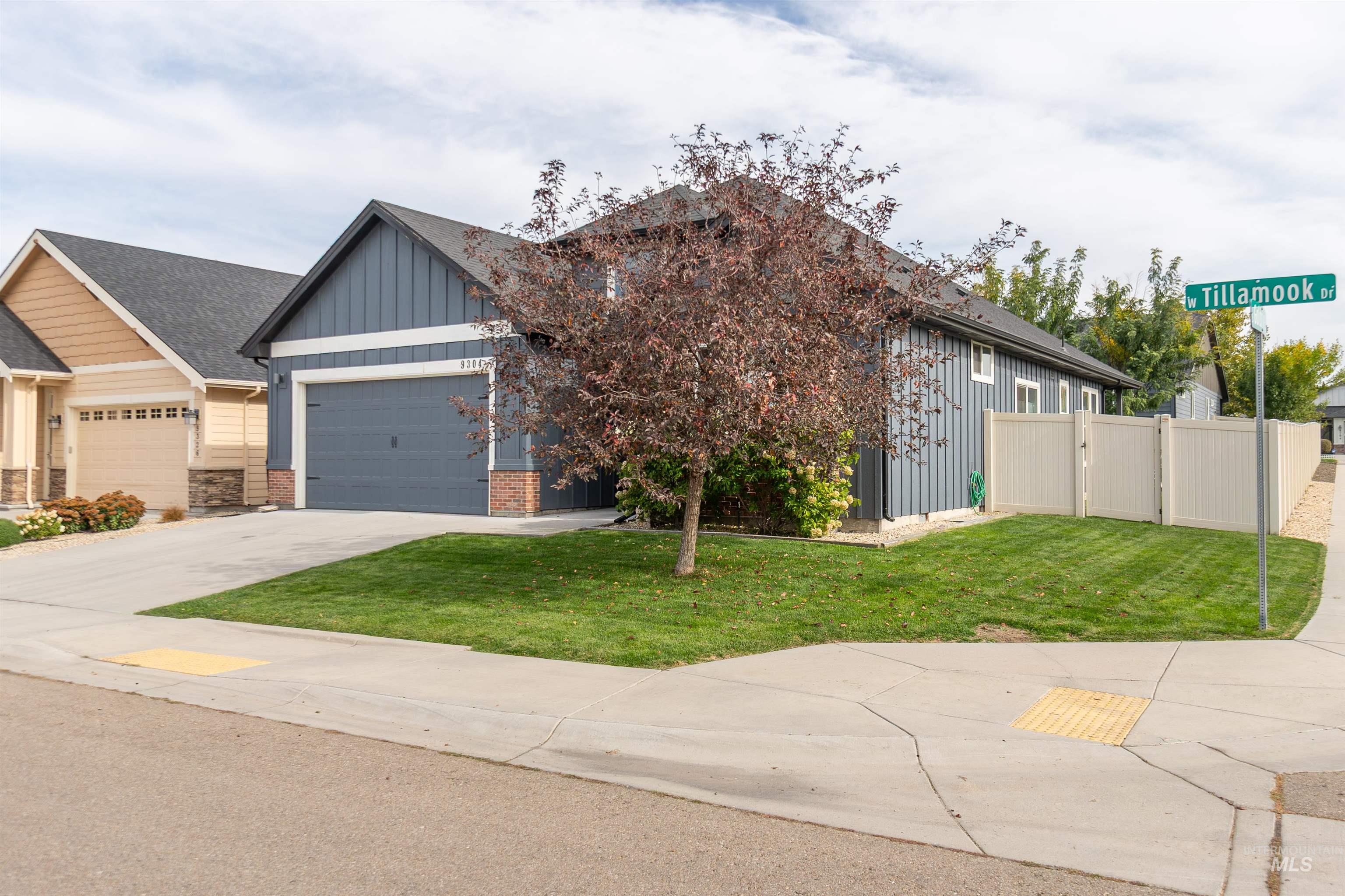 9304 W Tillamook Dr., Boise, Idaho 83709, 3 Bedrooms, 2 Bathrooms, Residential For Sale, Price $535,000,MLS 99002741
