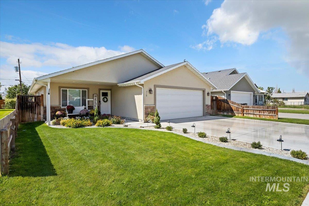 718 Conant Ave, Burley, Idaho 83318, 3 Bedrooms, 2 Bathrooms, Residential For Sale, Price $330,000,MLS 99002744