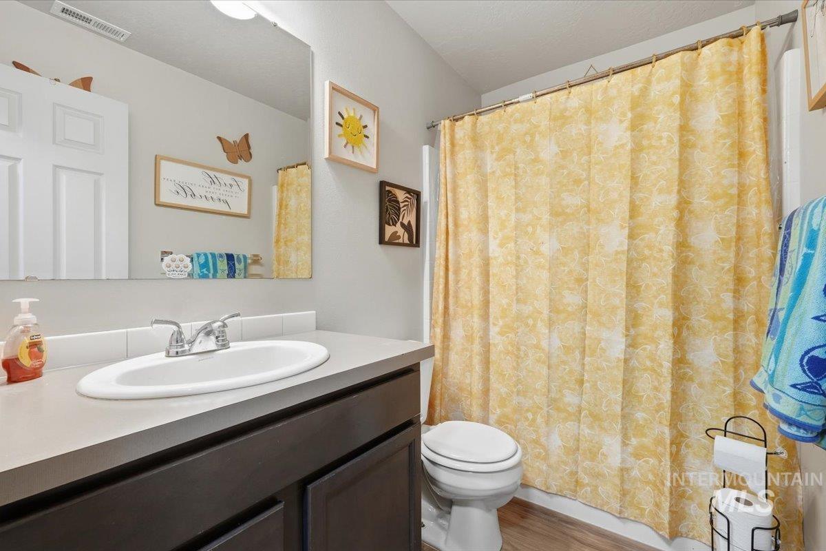 12871 Carkhill St., Caldwell, Idaho 83607, 4 Bedrooms, 2 Bathrooms, Residential For Sale, Price $370,000, 99002746
