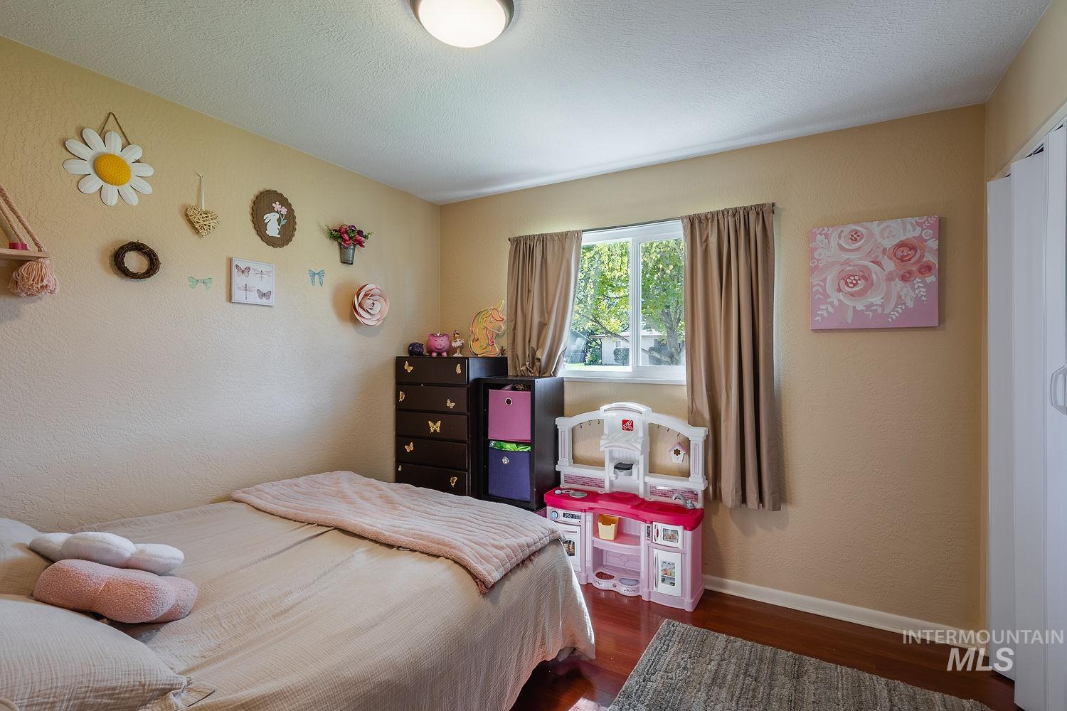 448 W bird, Nampa, Idaho 83686, 3 Bedrooms, 1.5 Bathrooms, Residential For Sale, Price $395,000,MLS 99002748