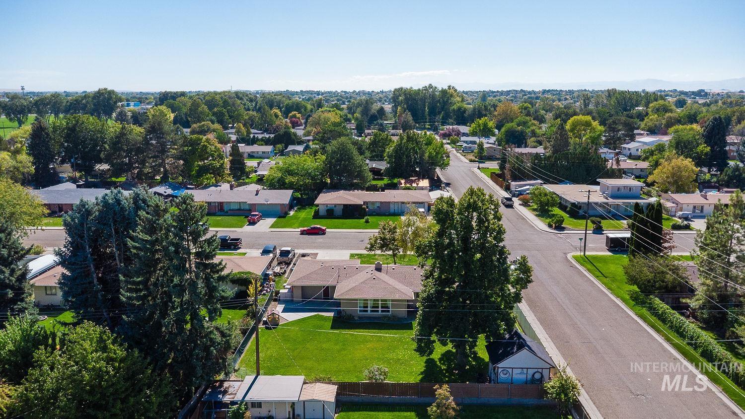 448 W bird, Nampa, Idaho 83686, 3 Bedrooms, 1.5 Bathrooms, Residential For Sale, Price $395,000,MLS 99002748