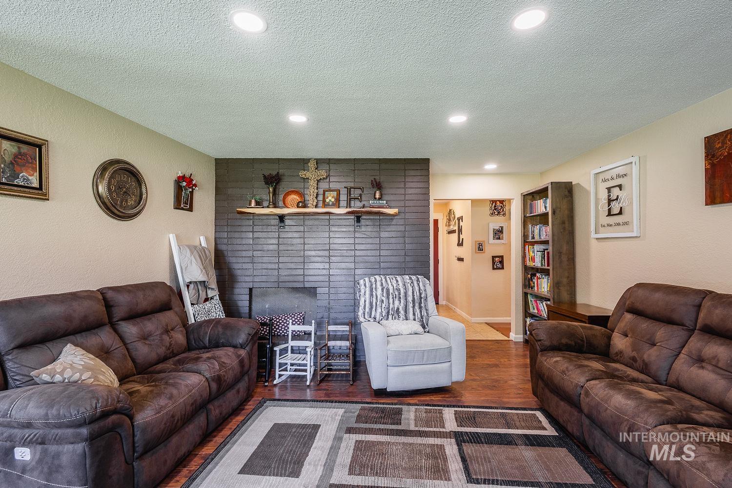 448 W bird, Nampa, Idaho 83686, 3 Bedrooms, 1.5 Bathrooms, Residential For Sale, Price $395,000,MLS 99002748
