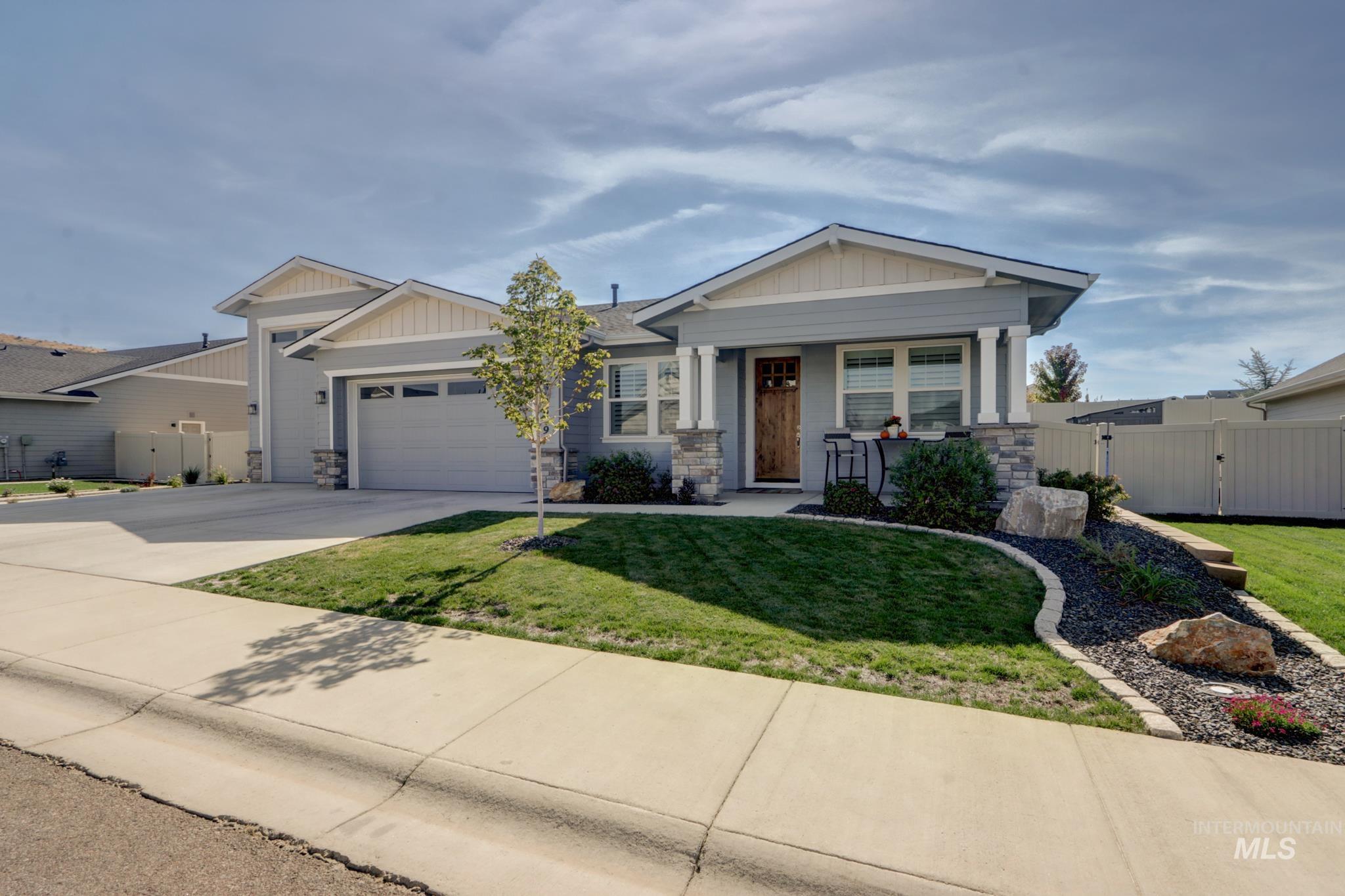 2649 Laidlaw Dr, Emmett, Idaho 83617, 2 Bedrooms, 2 Bathrooms, Residential For Sale, Price $595,000,MLS 99002749