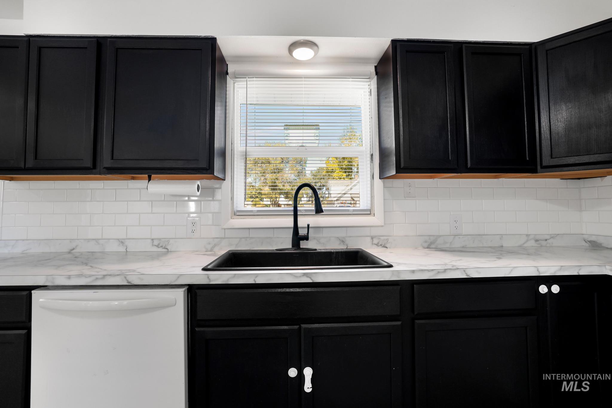 505 W Avenue D, Jerome, Idaho 83338, 2 Bedrooms, 1 Bathroom, Residential For Sale, Price $320,000,MLS 99002759