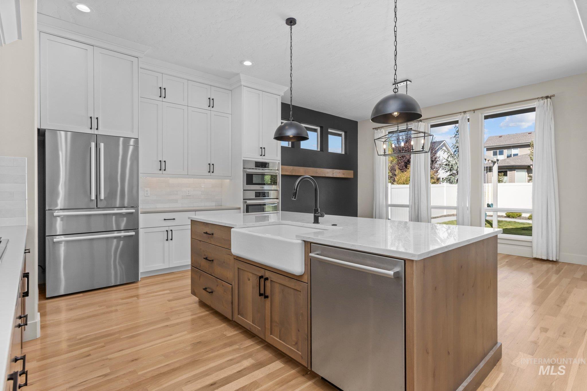 8376 W Brooks Dr, Boise, Idaho 83714, 3 Bedrooms, 3.5 Bathrooms, Residential For Sale, Price $950,000,MLS 99002762
