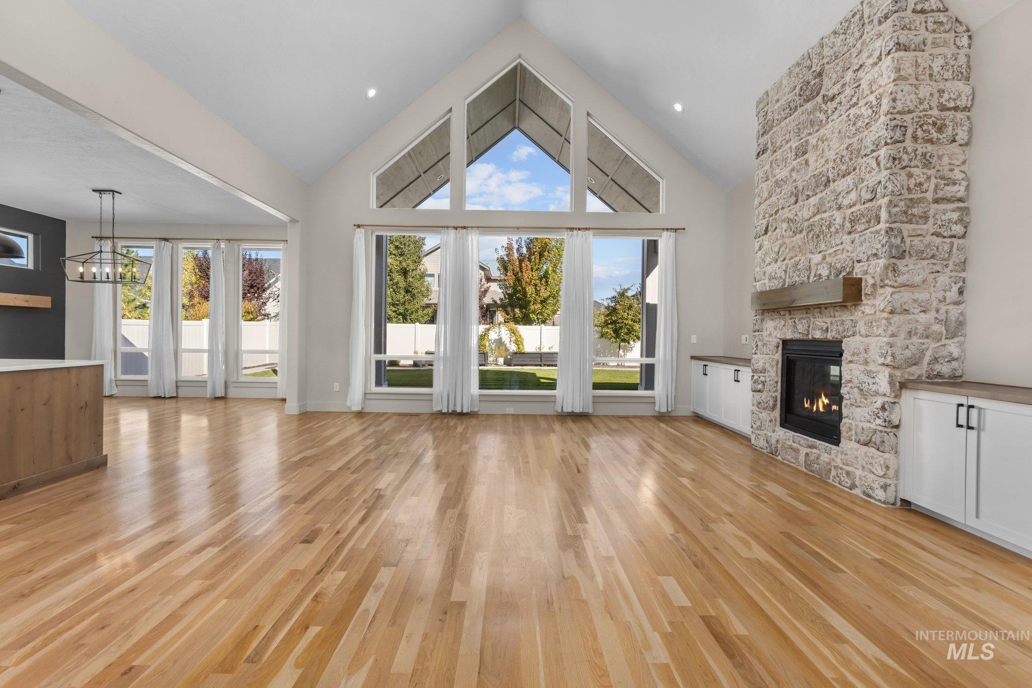 8376 W Brooks Dr, Boise, Idaho 83714, 3 Bedrooms, 3.5 Bathrooms, Residential For Sale, Price $950,000,MLS 99002762
