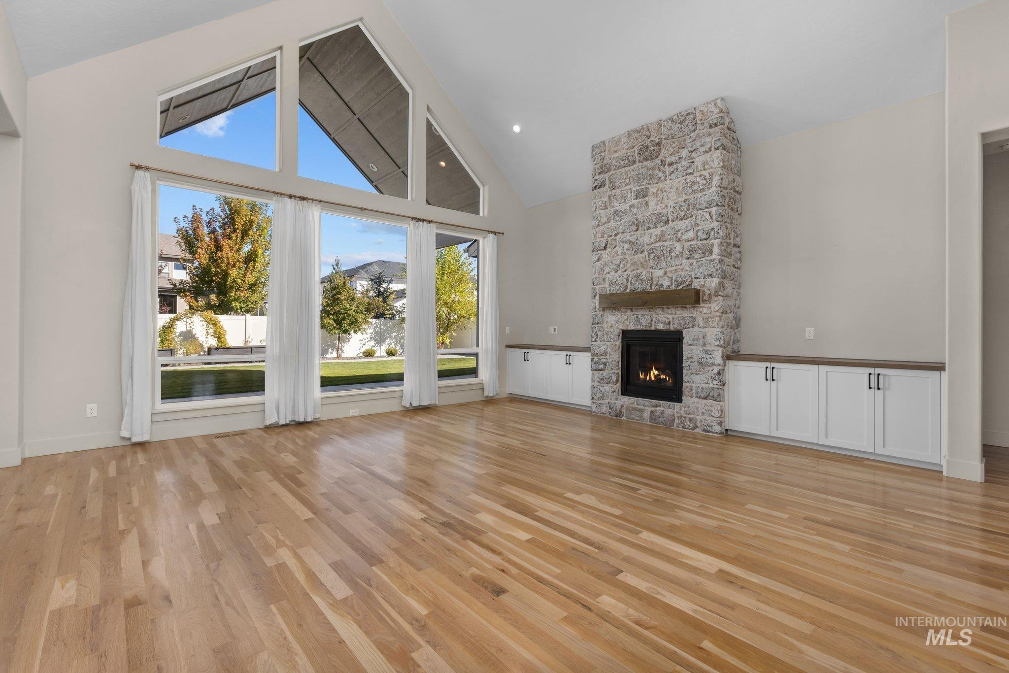 8376 W Brooks Dr, Boise, Idaho 83714, 3 Bedrooms, 3.5 Bathrooms, Residential For Sale, Price $950,000,MLS 99002762