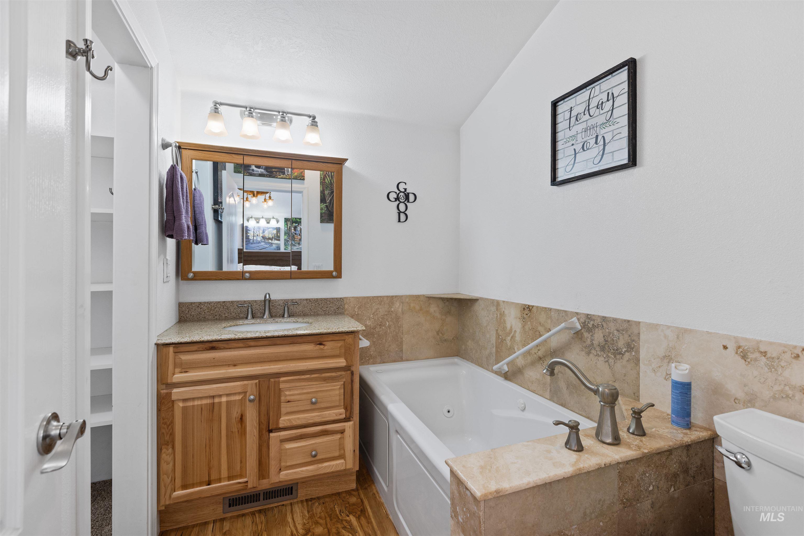 688 Meadow Dr, Emmett, Idaho 83617, 3 Bedrooms, 2 Bathrooms, Residential For Sale, Price $350,000,MLS 99002763