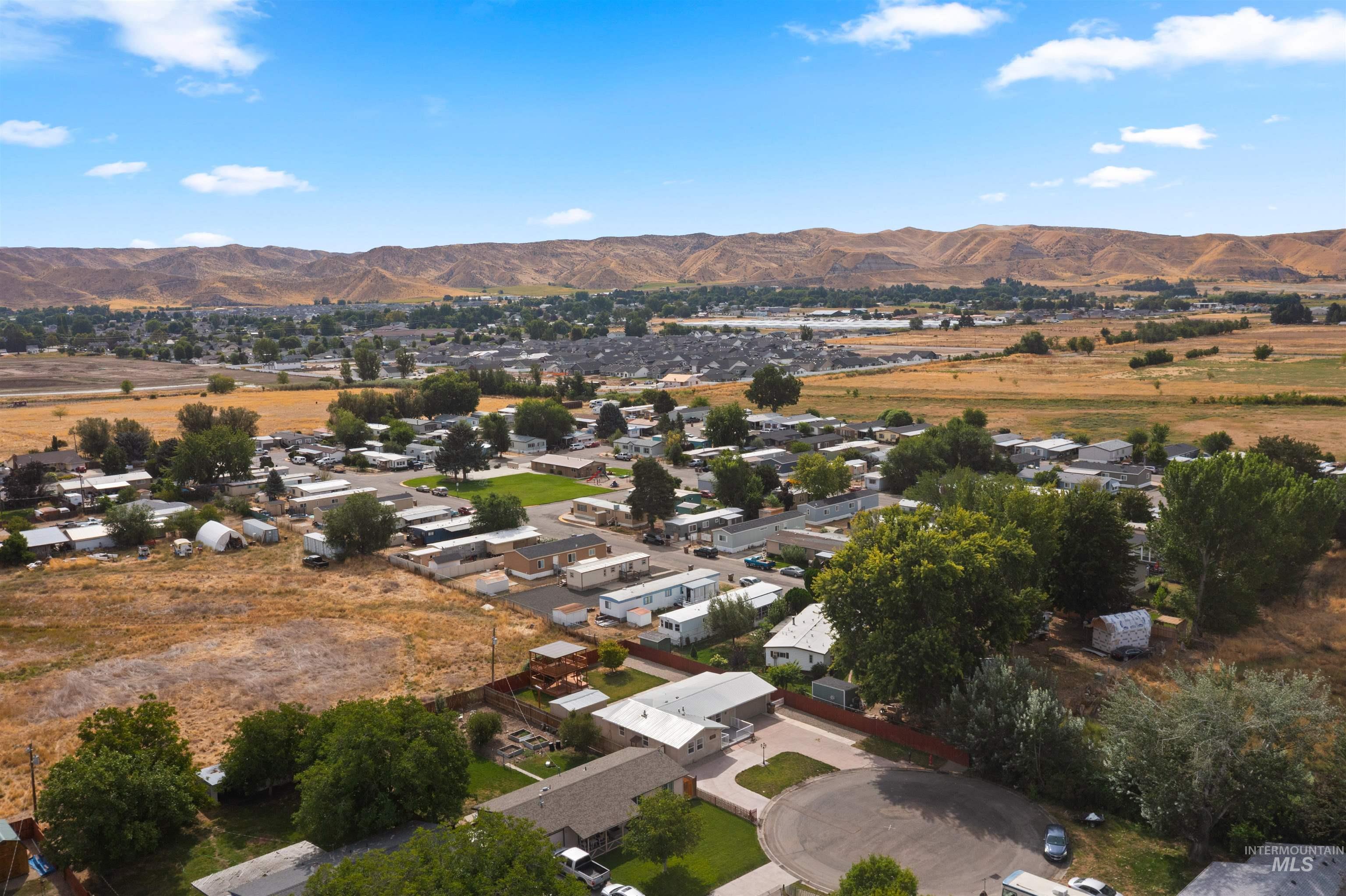 688 Meadow Dr, Emmett, Idaho 83617, 3 Bedrooms, 2 Bathrooms, Residential For Sale, Price $350,000,MLS 99002763