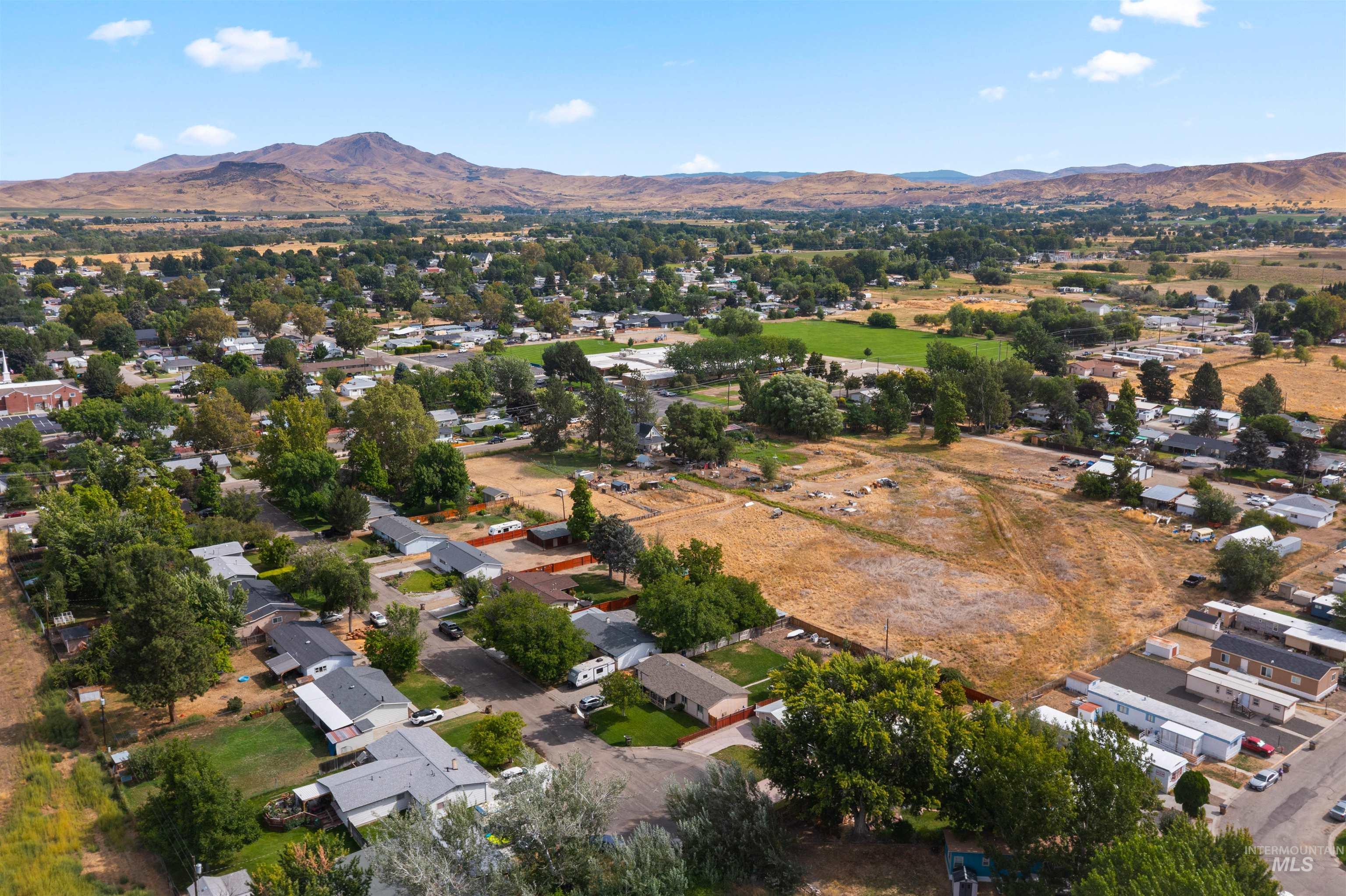 688 Meadow Dr, Emmett, Idaho 83617, 3 Bedrooms, 2 Bathrooms, Residential For Sale, Price $350,000,MLS 99002763