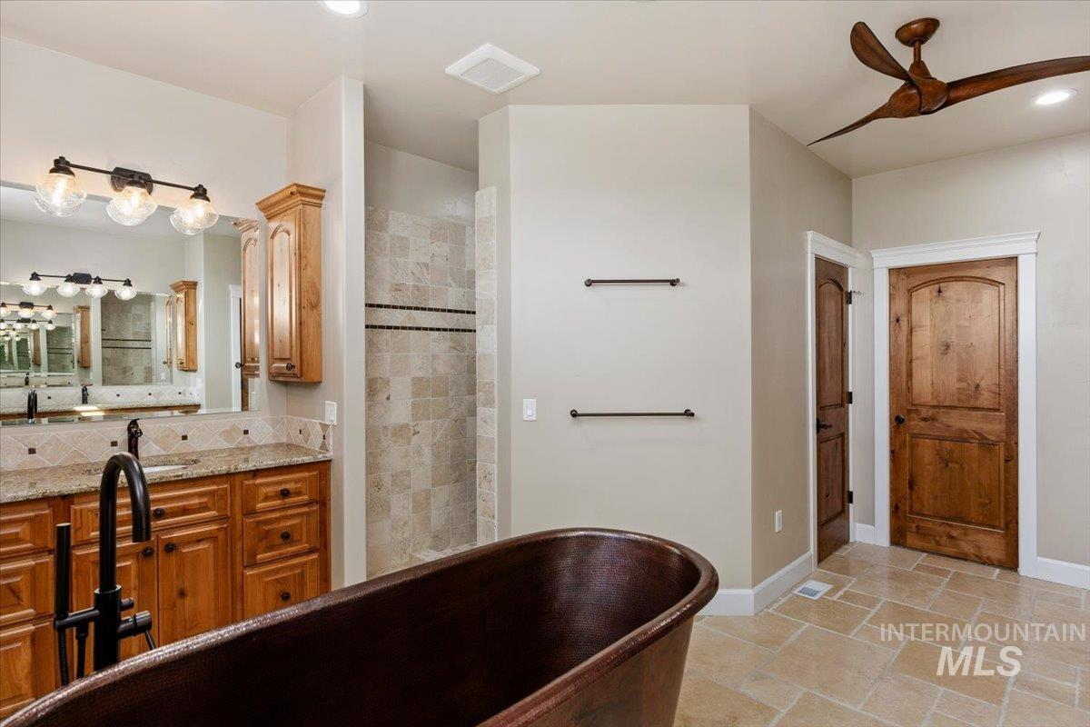 465 Canyon Rim Rd, Twin Falls, Idaho 83301, 3 Bedrooms, 3 Bathrooms, Residential For Sale, Price $1,290,000,MLS 99002764