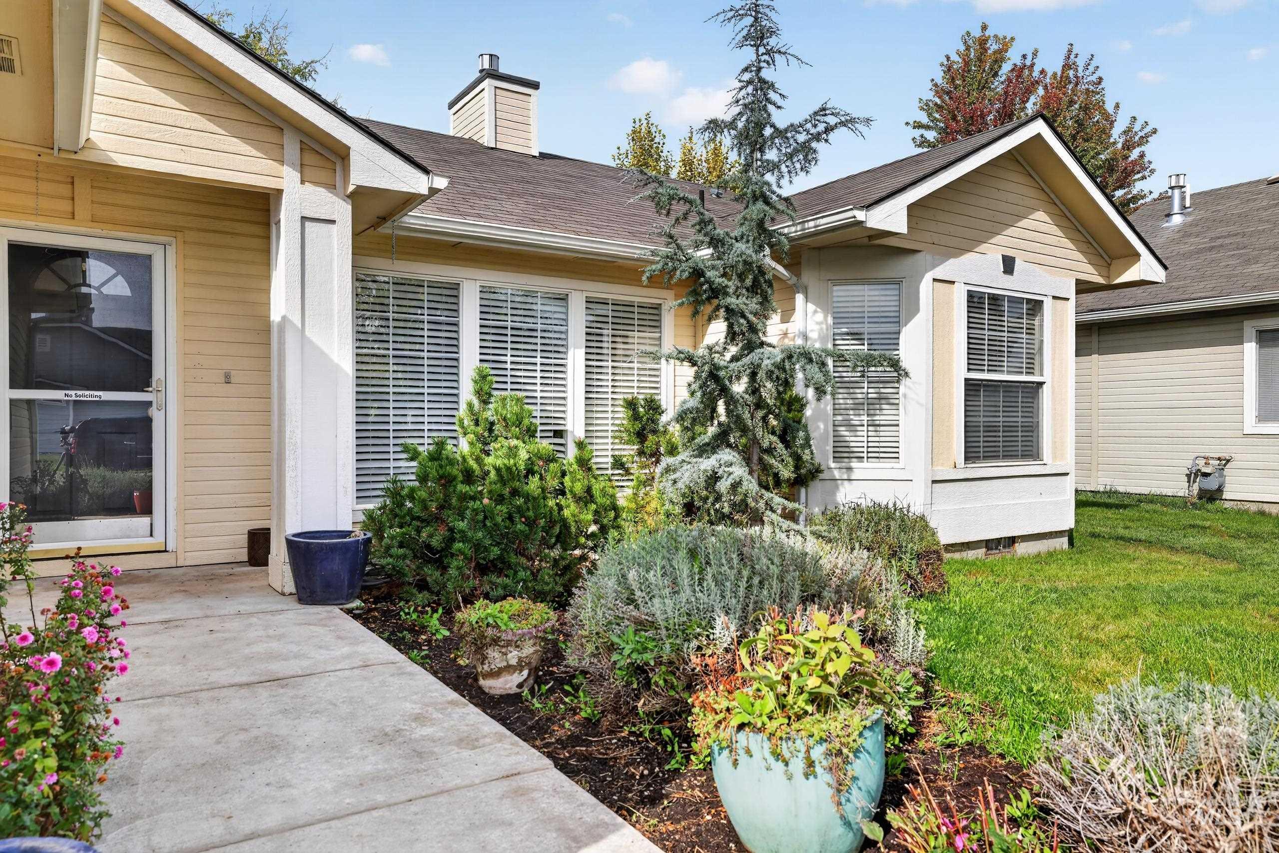 1245 S Common Ave, Boise, Idaho 83709, 3 Bedrooms, 2 Bathrooms, Residential For Sale, Price $410,500,MLS 99002767
