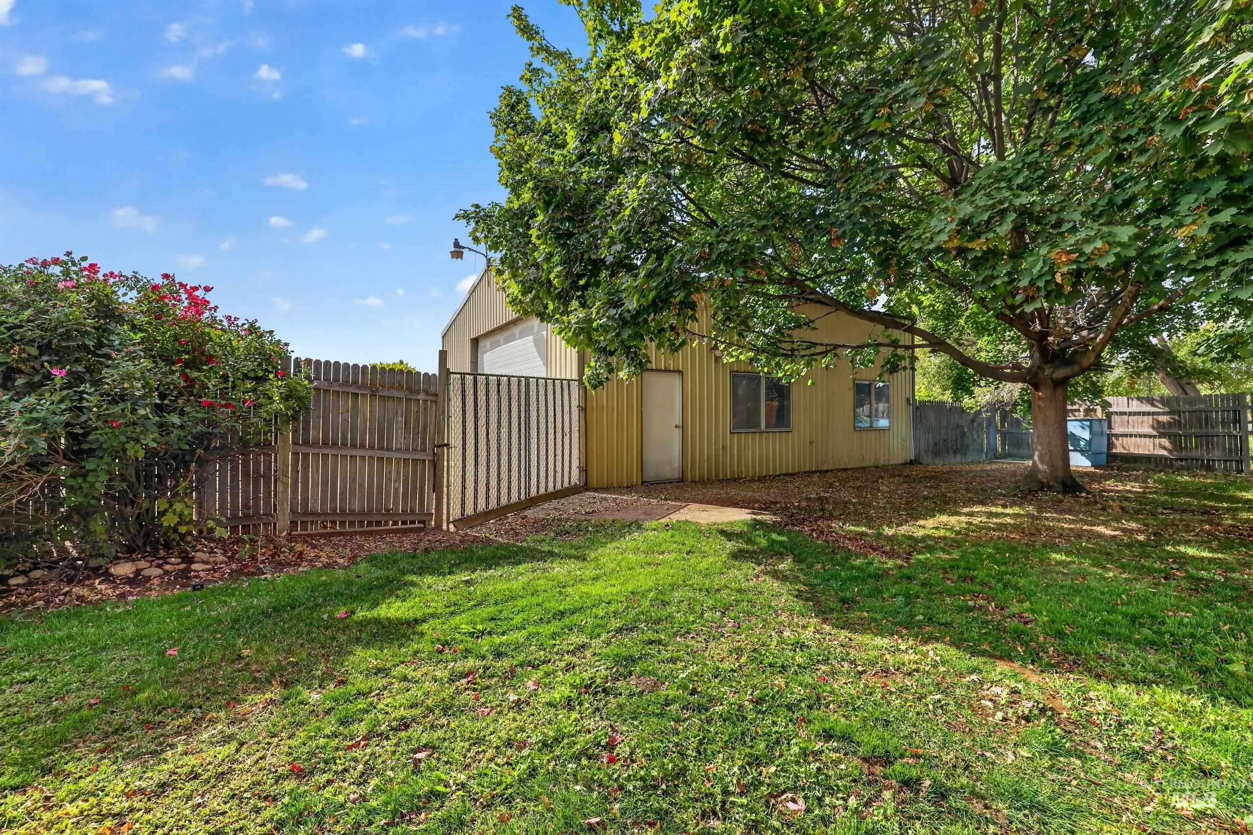 9055 W Highlander Rd, Boise, Idaho 83709, 3 Bedrooms, 2 Bathrooms, Residential For Sale, Price $650,000,MLS 99002768