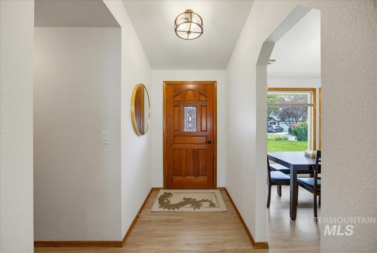 3321 N Lena Pl., Boise, Idaho 83713, 3 Bedrooms, 2 Bathrooms, Residential For Sale, Price $434,900,MLS 99002770