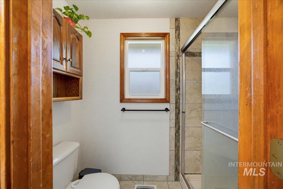 3321 N Lena Pl., Boise, Idaho 83713, 3 Bedrooms, 2 Bathrooms, Residential For Sale, Price $434,900,MLS 99002770
