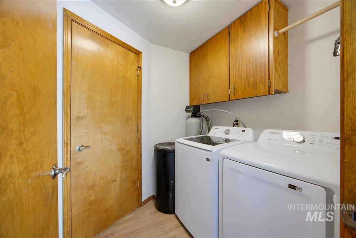 3321 N Lena Pl., Boise, Idaho 83713, 3 Bedrooms, 2 Bathrooms, Residential For Sale, Price $434,900,MLS 99002770