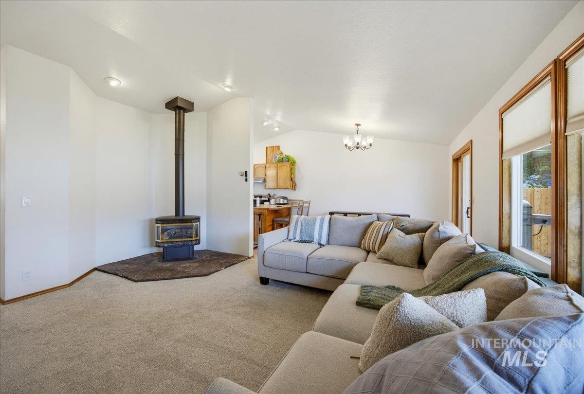 3321 N Lena Pl., Boise, Idaho 83713, 3 Bedrooms, 2 Bathrooms, Residential For Sale, Price $434,900,MLS 99002770
