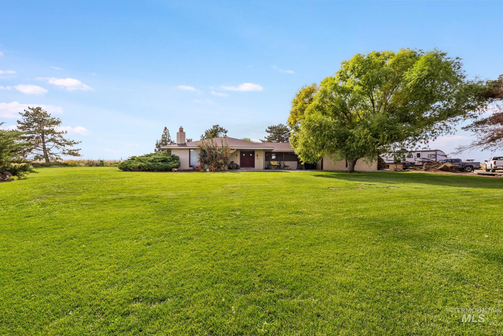 3255 A N 3000 E, Twin Falls, Idaho 83301, 3 Bedrooms, 2 Bathrooms, Residential For Sale, Price $490,000,MLS 99002775