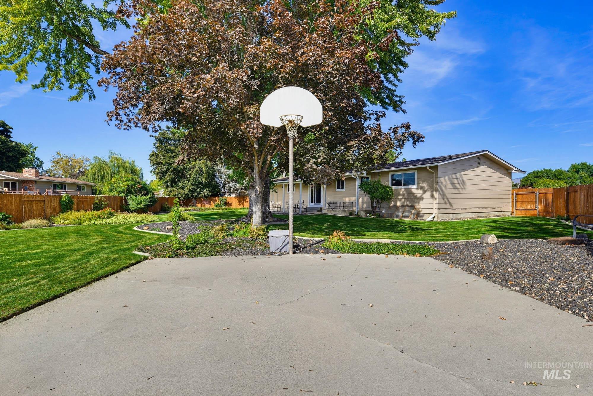 7625 W Cherrywood Dr, Boise, Idaho 83704, 5 Bedrooms, 3 Bathrooms, Residential For Sale, Price $649,900,MLS 99002776