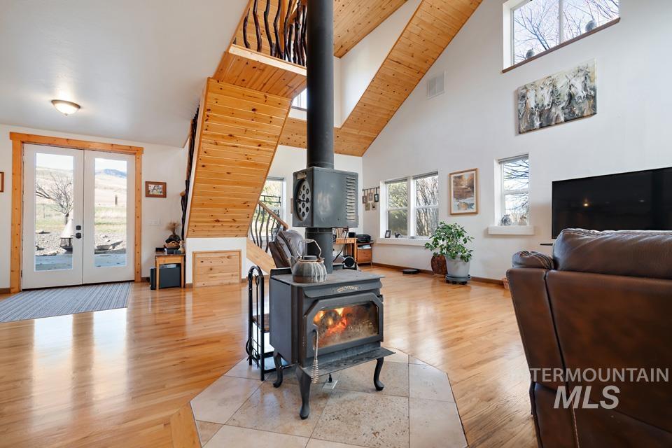 7025 Bluebird Lane, Sweet, Idaho 83670, 2 Bedrooms, 3 Bathrooms, Residential For Sale, Price $799,900,MLS 99002779