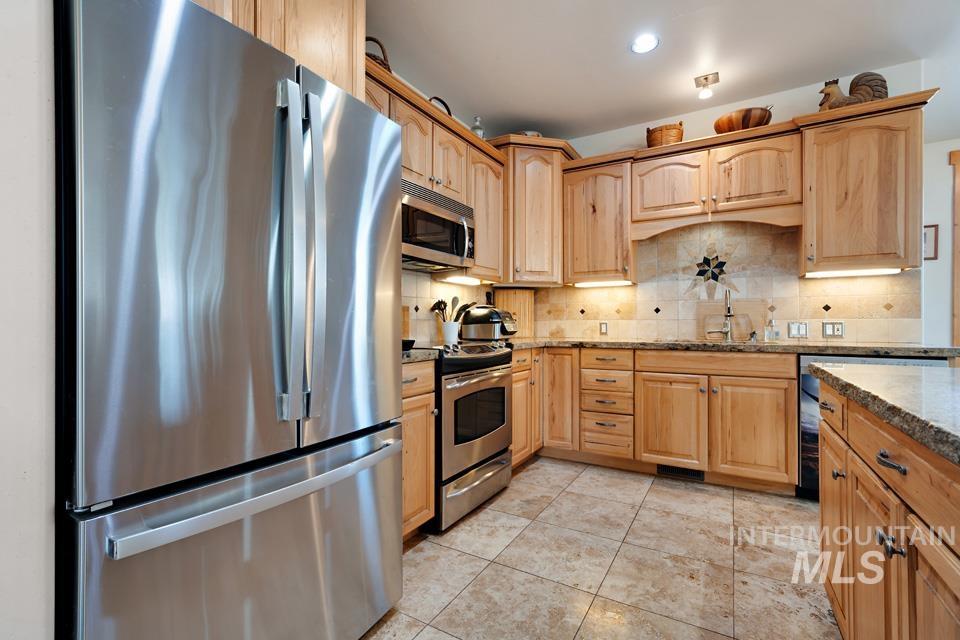 7025 Bluebird Lane, Sweet, Idaho 83670, 2 Bedrooms, 3 Bathrooms, Residential For Sale, Price $799,900,MLS 99002779