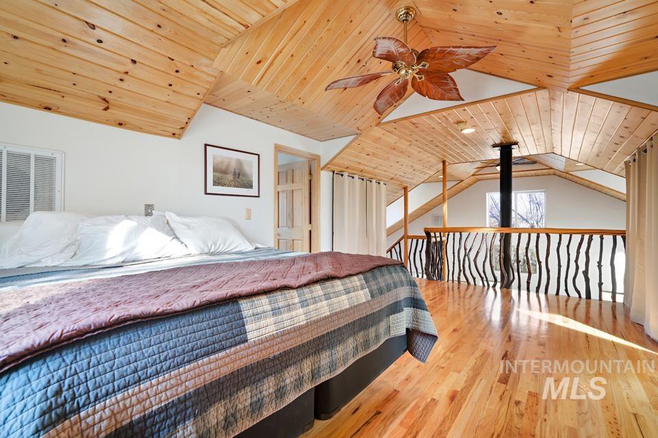 7025 Bluebird Lane, Sweet, Idaho 83670, 2 Bedrooms, 3 Bathrooms, Residential For Sale, Price $799,900,MLS 99002779
