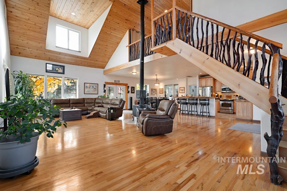 7025 Bluebird Lane, Sweet, Idaho 83670, 2 Bedrooms, 3 Bathrooms, Residential For Sale, Price $799,900,MLS 99002779